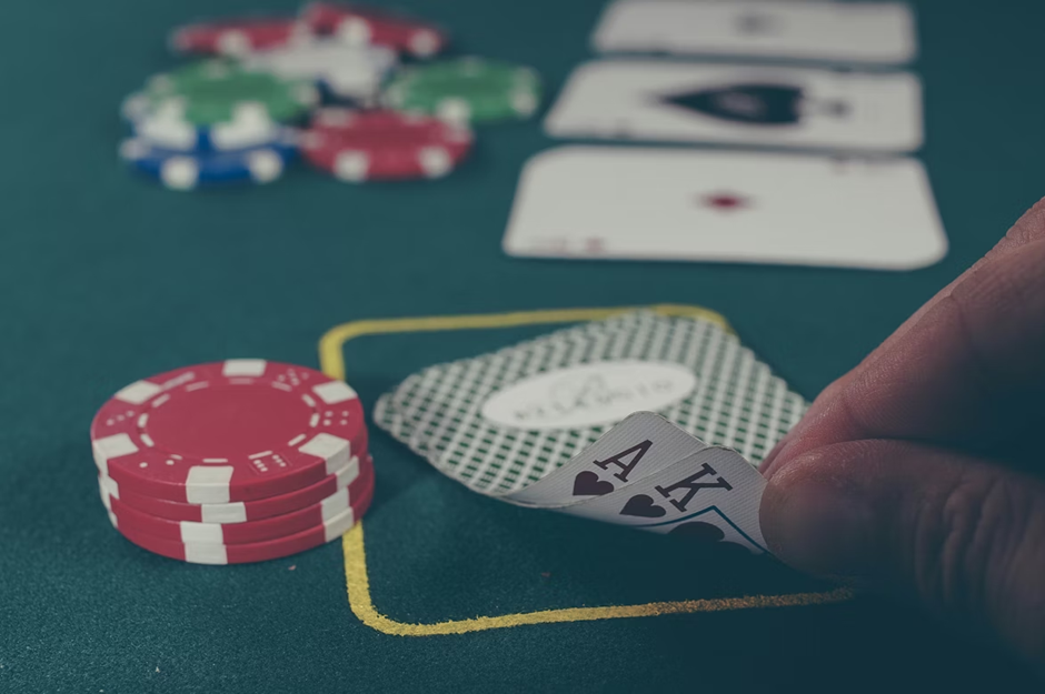 Technologie und Chancen: Wie Blockchain‑Gamification klassische Spielkonzepte verändert 2 playing-cards